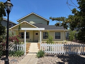 Building Photo - 3 bed 2 bath  Home for Rent in Talent