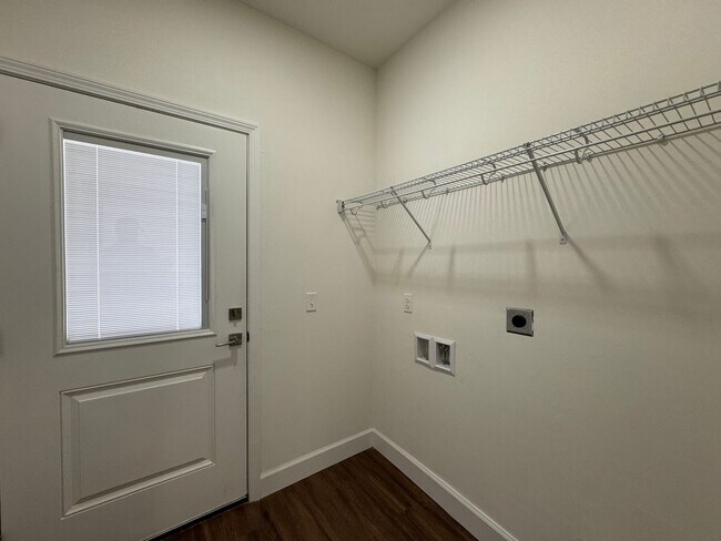 Building Photo - Newer 2 Bedroom, 2 Bath home in Lake City