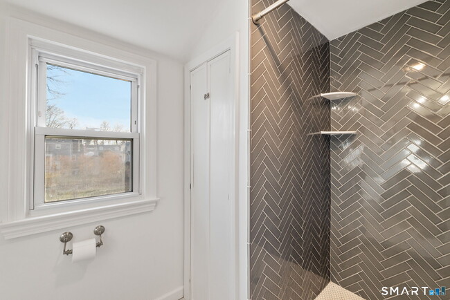 Building Photo - 103 Edgemere Ave