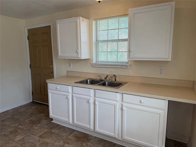 Building Photo - 1402 N Commerce St