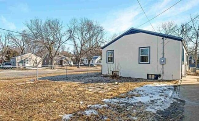 Building Photo - 1501 W 15th St. Sioux Falls, SD 57104