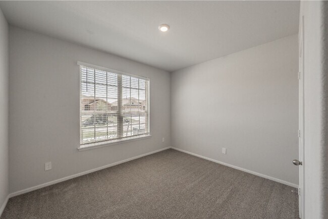 Building Photo - 8637 Centerboard Ln
