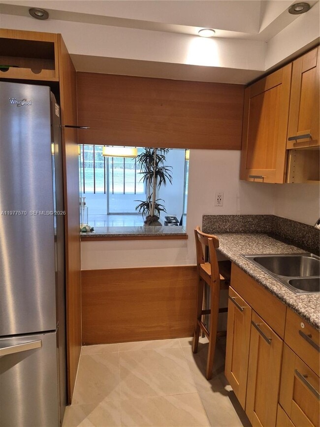 Building Photo - 8300 Sands Point Blvd