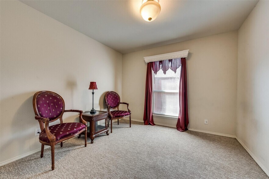 Building Photo - 2431 Fieldcrest Dr