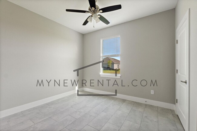 Building Photo - 25307 Alicante Dr
