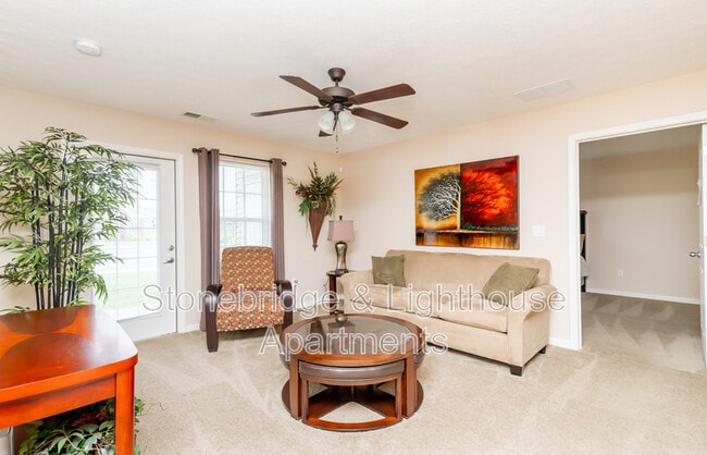 Building Photo - 201 Stonebench Cir