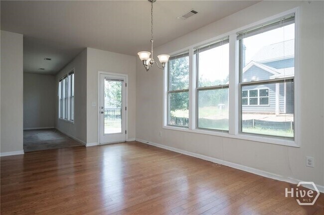 Building Photo - 304 Ridge Pointe Drive