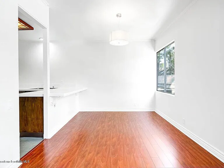 Building Photo - 985 E California Blvd