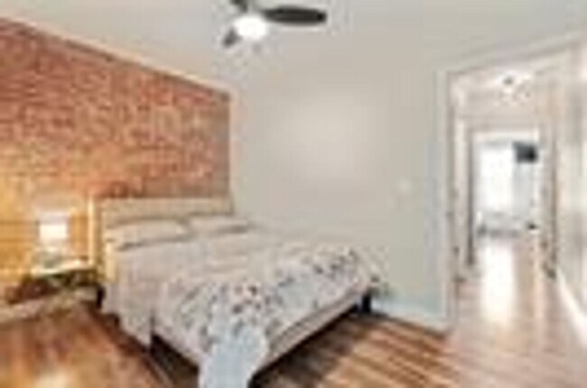 Building Photo - 516 Borland St