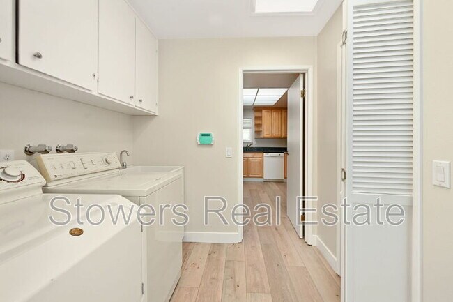 Building Photo - 1090 Livorna Rd
