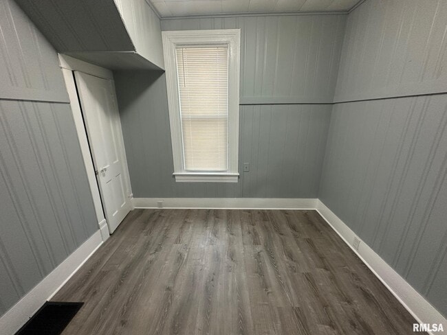 Building Photo - 1808 W Fredonia Ave