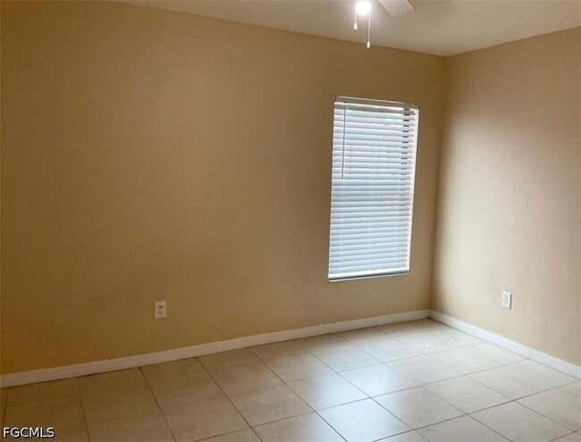 Building Photo - 3410 SW 7th Pl