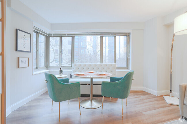 1 BR, 1 BA - Living Room/Dining Area - 1350 North Lake Shore Drive