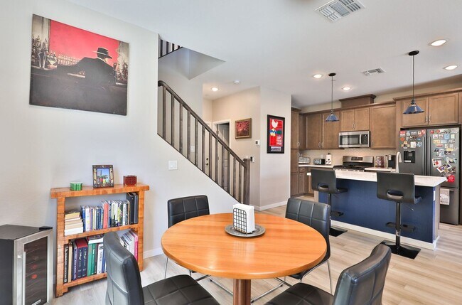 Building Photo - Gilbert Gated Community 3 bed/2.5 bath Con...