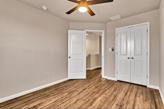 Building Photo - Charming 3-Bed, 2.5-Bath Home with Covered...