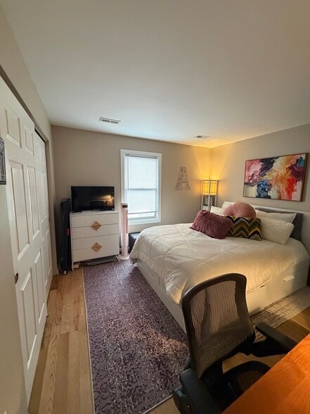 Building Photo - 167 Newark Pompton Tpke