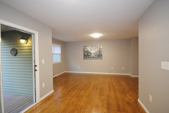 Building Photo - 240 Heritage Dr