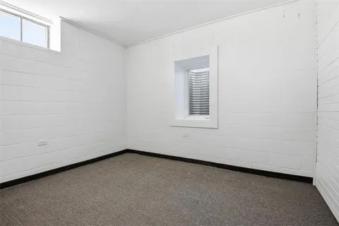 Building Photo - 104 E Barker St