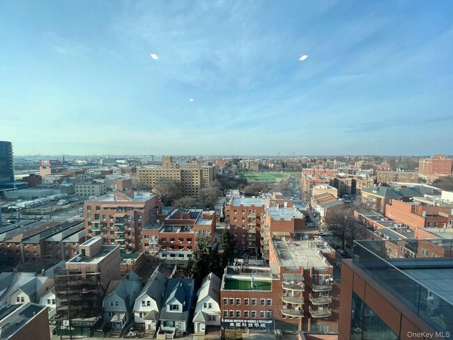 Building Photo - 35-32 Leavitt St