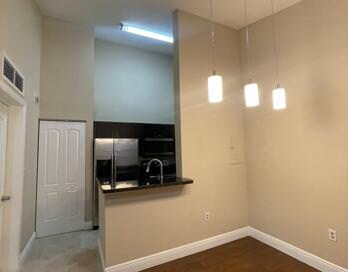 Building Photo - 2850 N Oakland Forest Dr