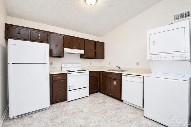 Building Photo - 6801 Tiki Ln