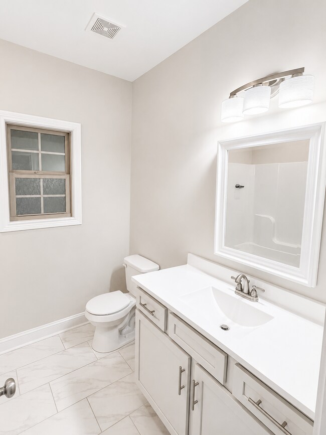 Building Photo - 547 Southern Cross Dr