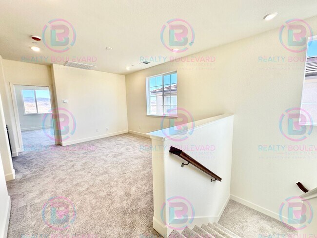 Building Photo - Home in the Five Ridges Community 4 Bedroom 3 Bathroom 2 Car Garage With Loft