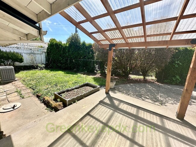 Building Photo - Mid-Century Classic House in Reedwood Neig...