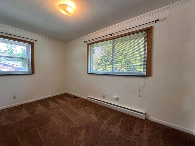 Building Photo - Exclusively Offered By Muse Realty Rentals...