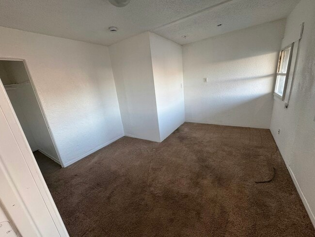 Building Photo - 618 Basin St NW