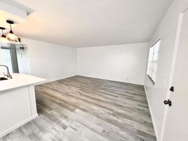 Building Photo - 58 Normandy Ln