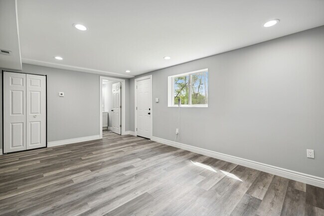 Building Photo - 4641 E 13th Pl