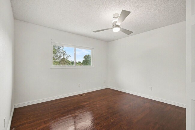 Building Photo - 2720 Northridge Dr