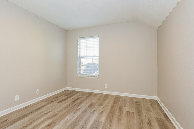 Building Photo - 1806 Rory Cove