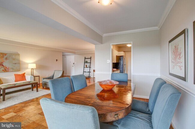 Building Photo - Wesley Heights Two Bedroom, Two Baths, Furnished or Unfurnished!