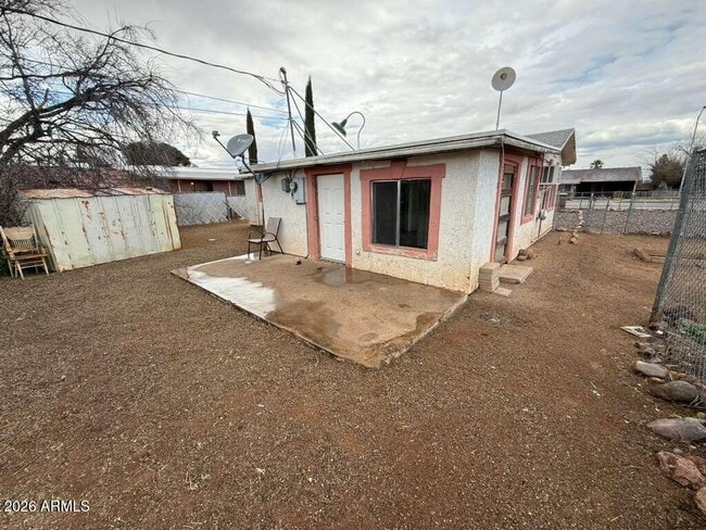 Building Photo - 1365 E 20th St