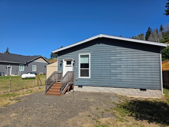 Building Photo - 45135 McKenzie Hwy