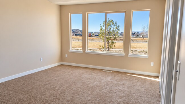 Building Photo - 374 W Ruger Dr