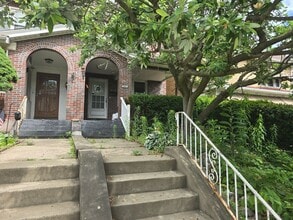 Building Photo - whi7225