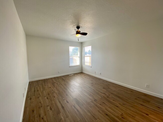 Building Photo - 11619 W Gabrielle Ct