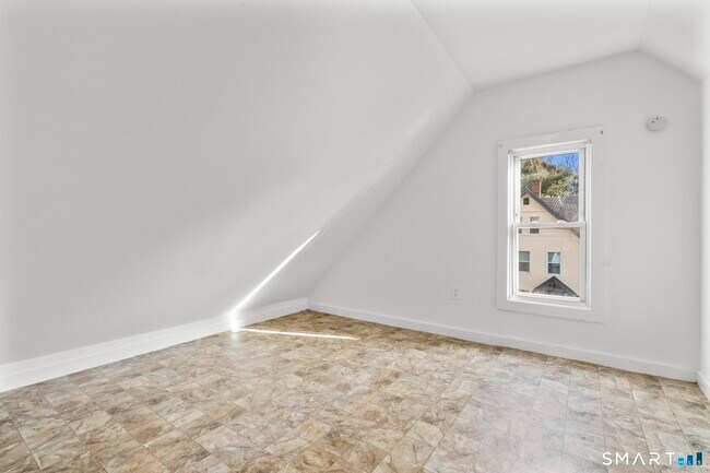 Building Photo - 426 Poplar St