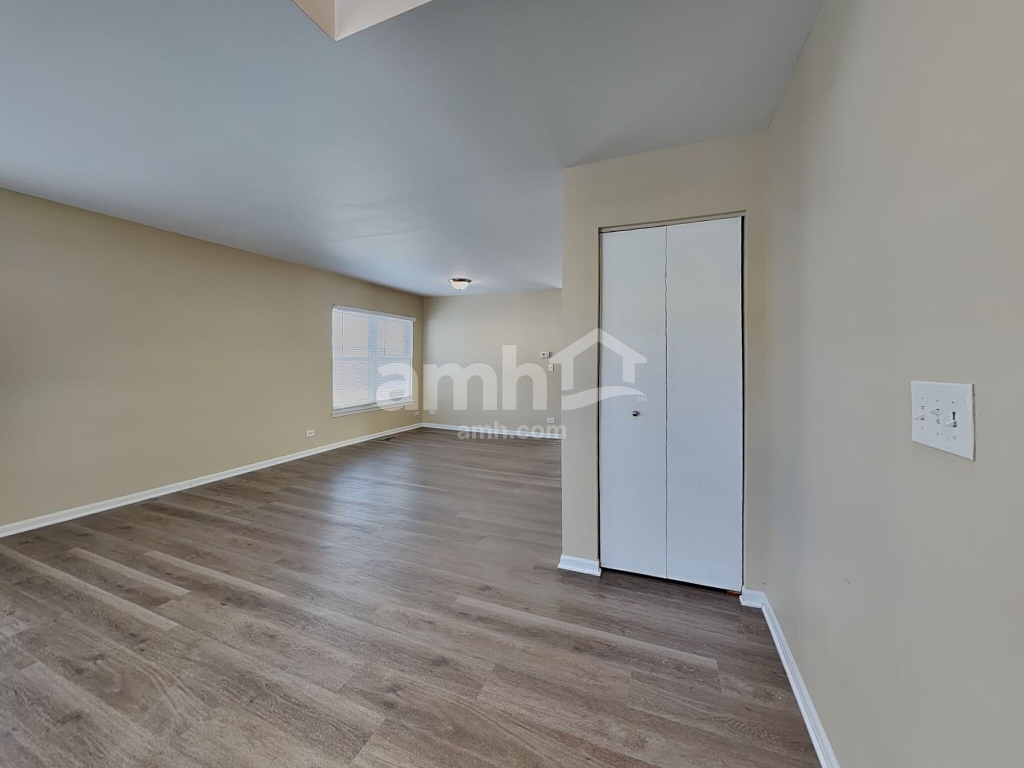 Building Photo - 790 Dogwood Ln