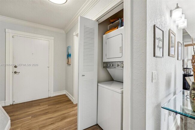 Building Photo - 3862 NE 171 St