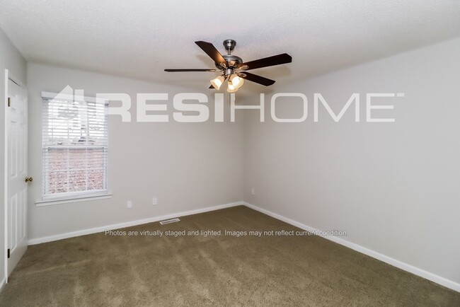 Building Photo - 239 Periwinkle St