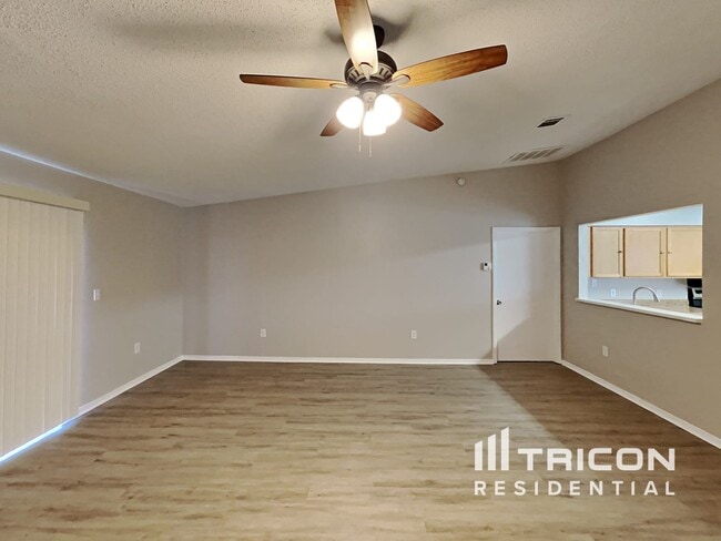 Building Photo - 641 Heraldo Ct