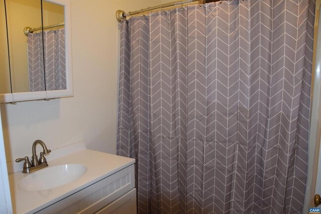 Building Photo - 107 Harris Rd