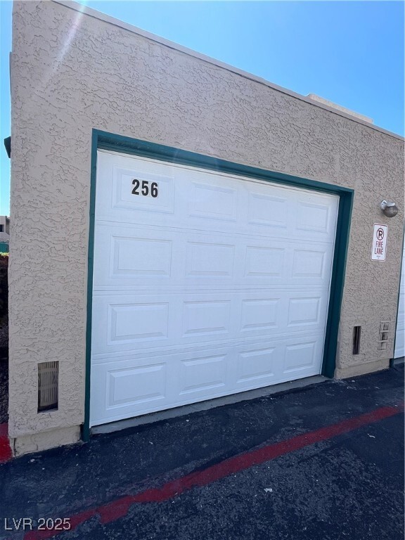 Building Photo - 6750 Del Rey Ave