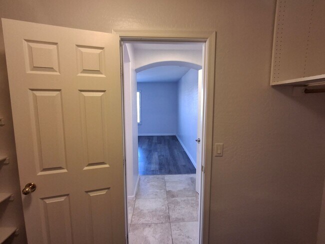 Building Photo - 29109 N Yellow Bee Dr