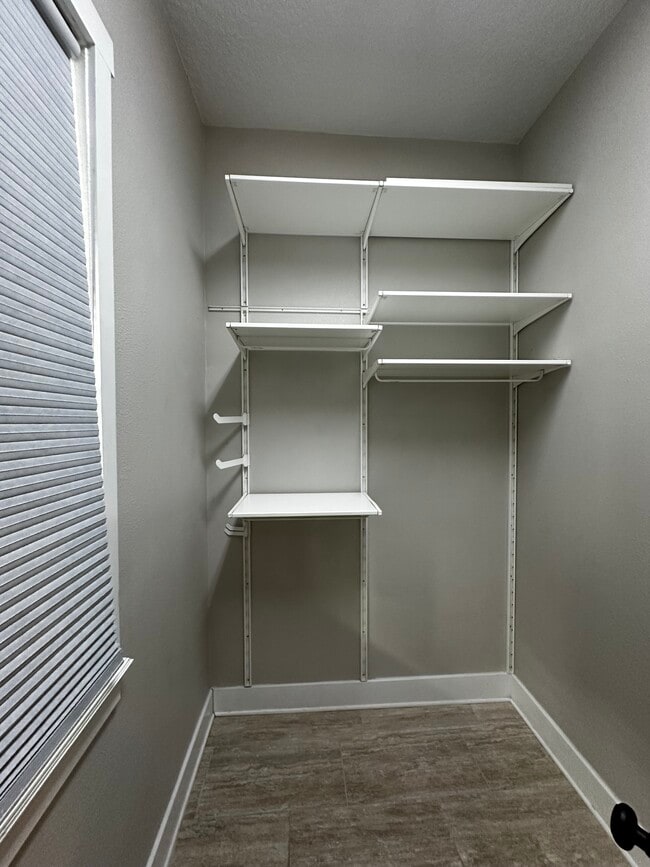 Building Photo - 201 W Hiawatha St