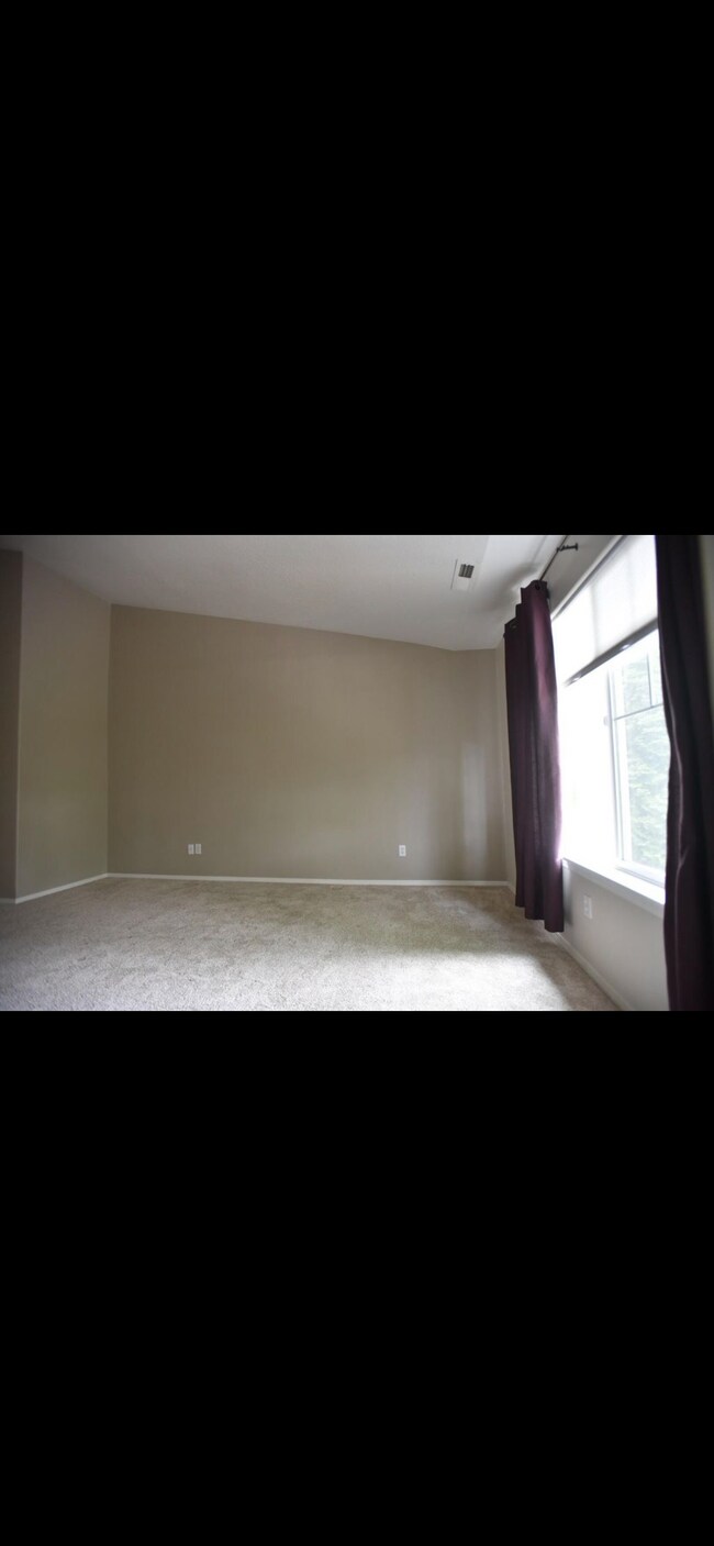 Building Photo - 2806 SE 74th Way
